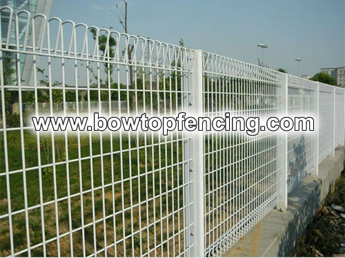 Roll Top Fence with Nice Appearance